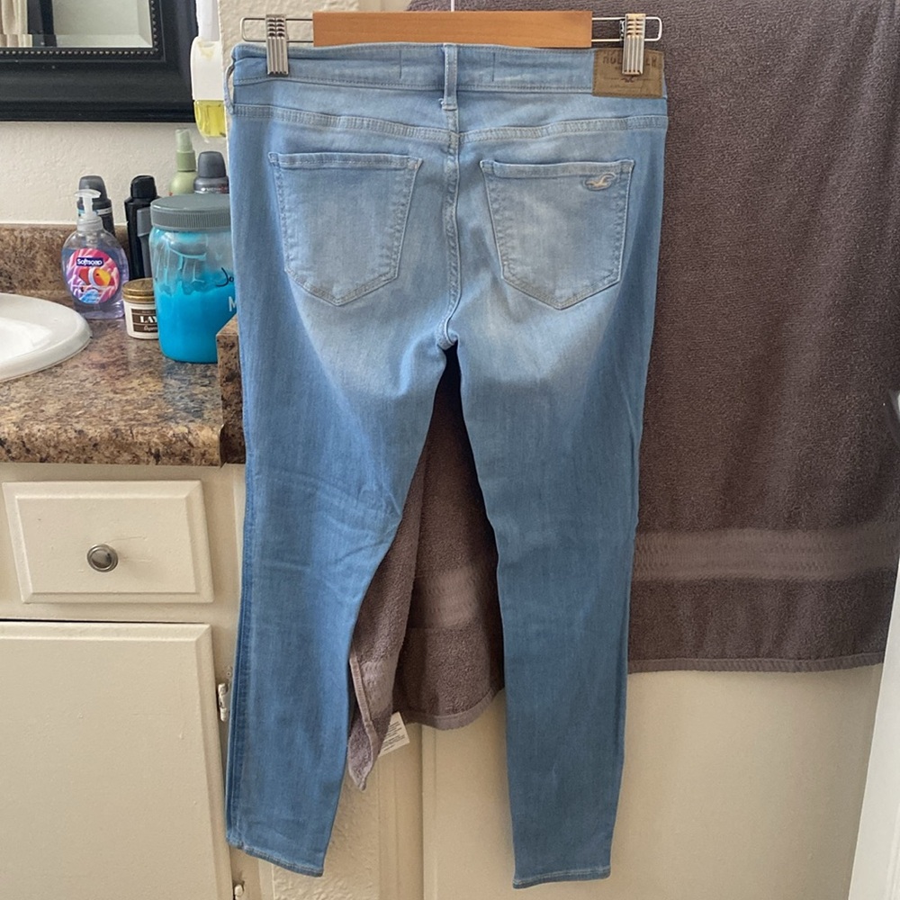 WOMENS HOLLISTER LOW RISE SKINNY JEANS - Picture 2 of 2